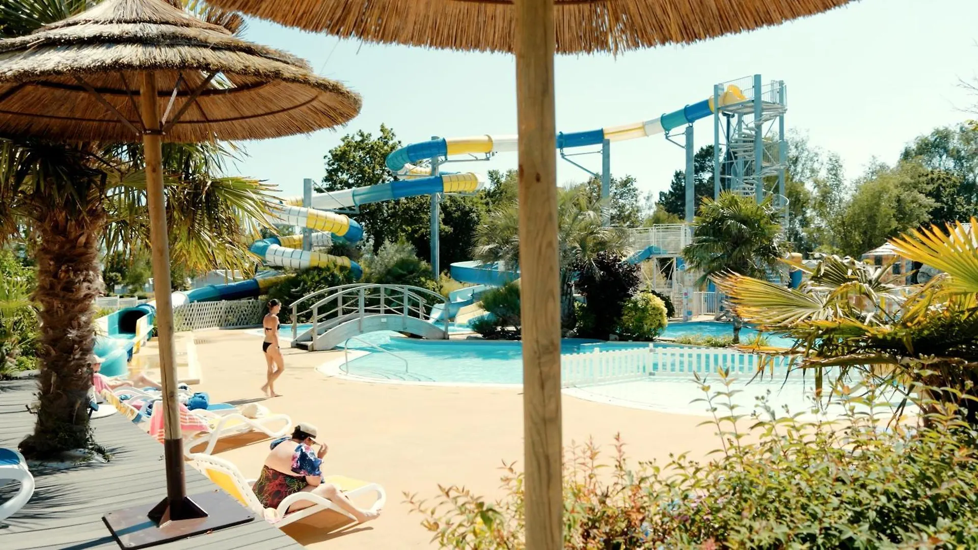 Campsite Camping De La Piscine Fouesnant France